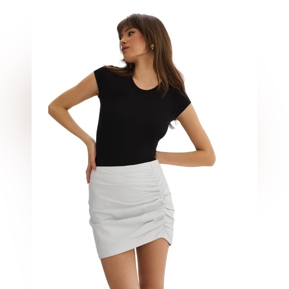 Lamarque Aricia White Leather Cream Skirt Size 4 C2 - Picture 1 of 8